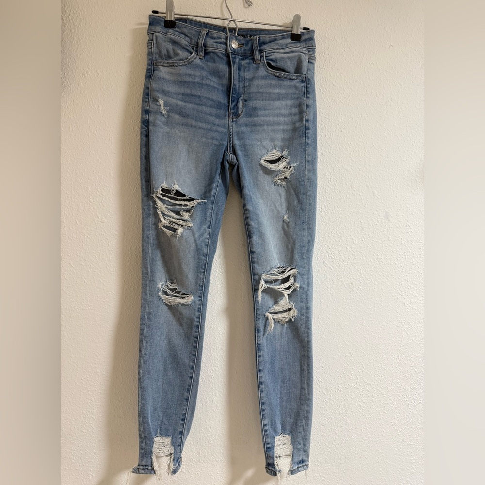 American Eagle Outfitters Light Blue Distressed Skinny Jeans